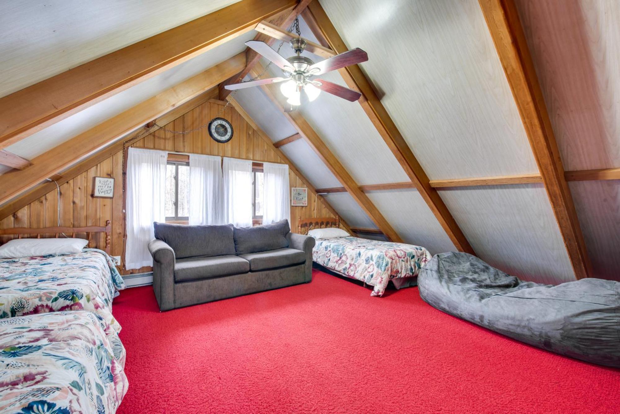 Gouldsboro Cabin With Fire Pit And Community Perks! Exterior photo